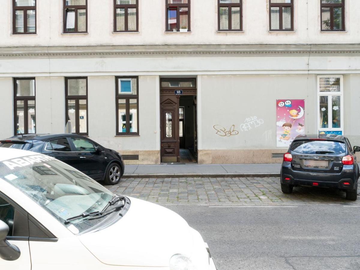 Elegant Apartment In Vienna With Patio Ngoại thất bức ảnh